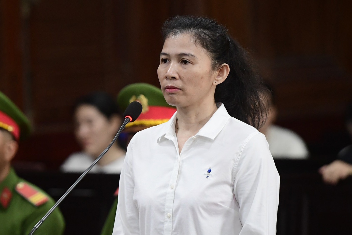An ninh - Hình sự - Bà Hàn Ni chấp nhận hình phạt 18 tháng tù, ông Trần Văn Sỹ kháng cáo