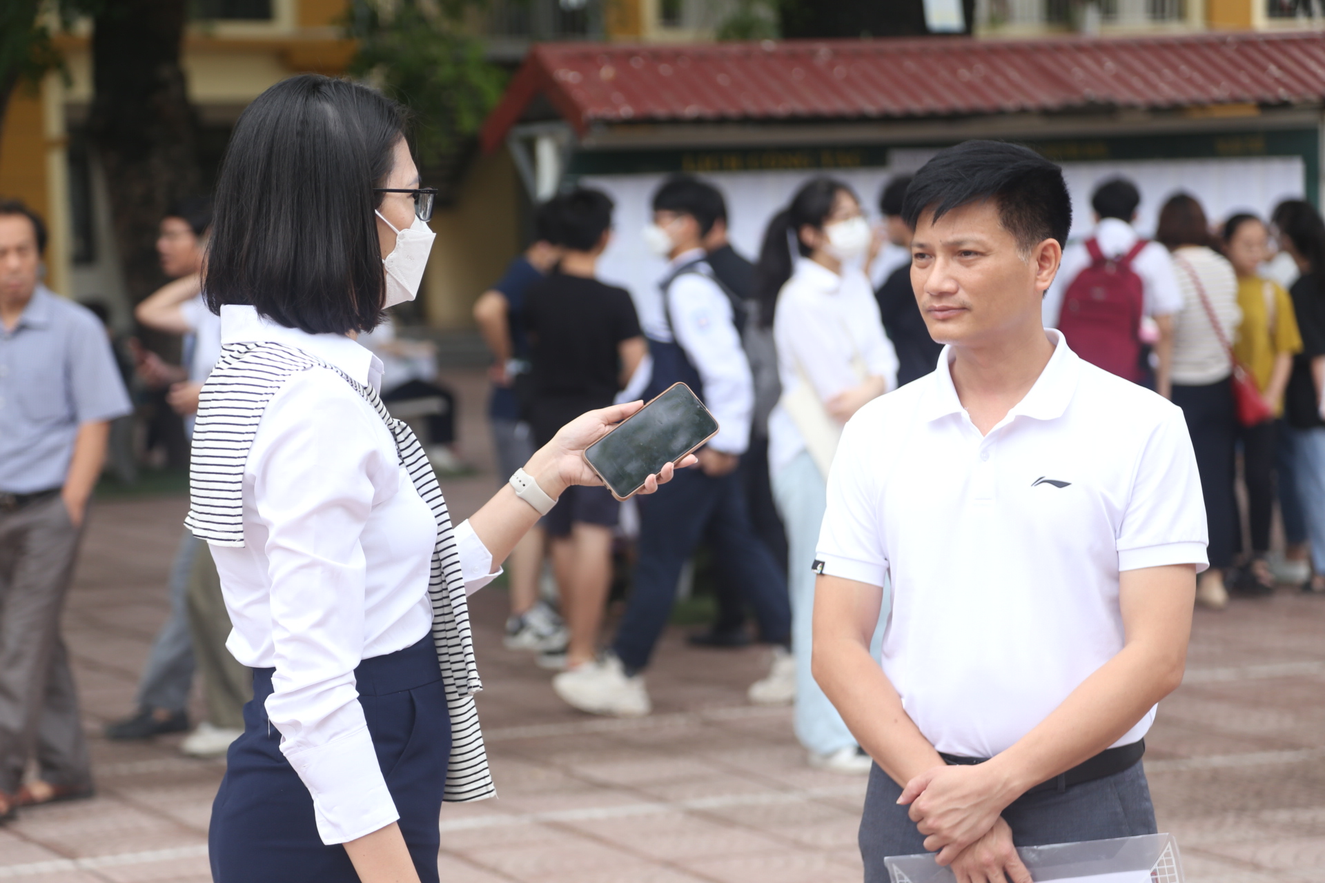 Tuyển sinh - Du học - Hôm nay (9/6), 116.000 thí sinh Hà Nội làm thủ tục dự thi tuyển sinh vào lớp 10 (Hình 6).
