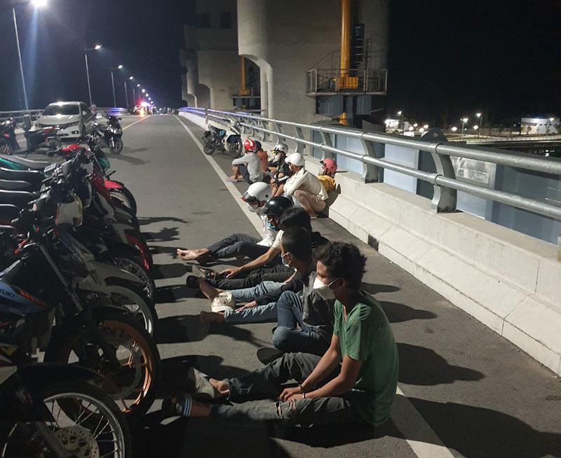 Tin trong nước - Kiên Giang: Vây bắt trên 20 thanh niên tụ tập đua xe trái phép trên cống ngăn mặn 3.300 tỷ đồng 
