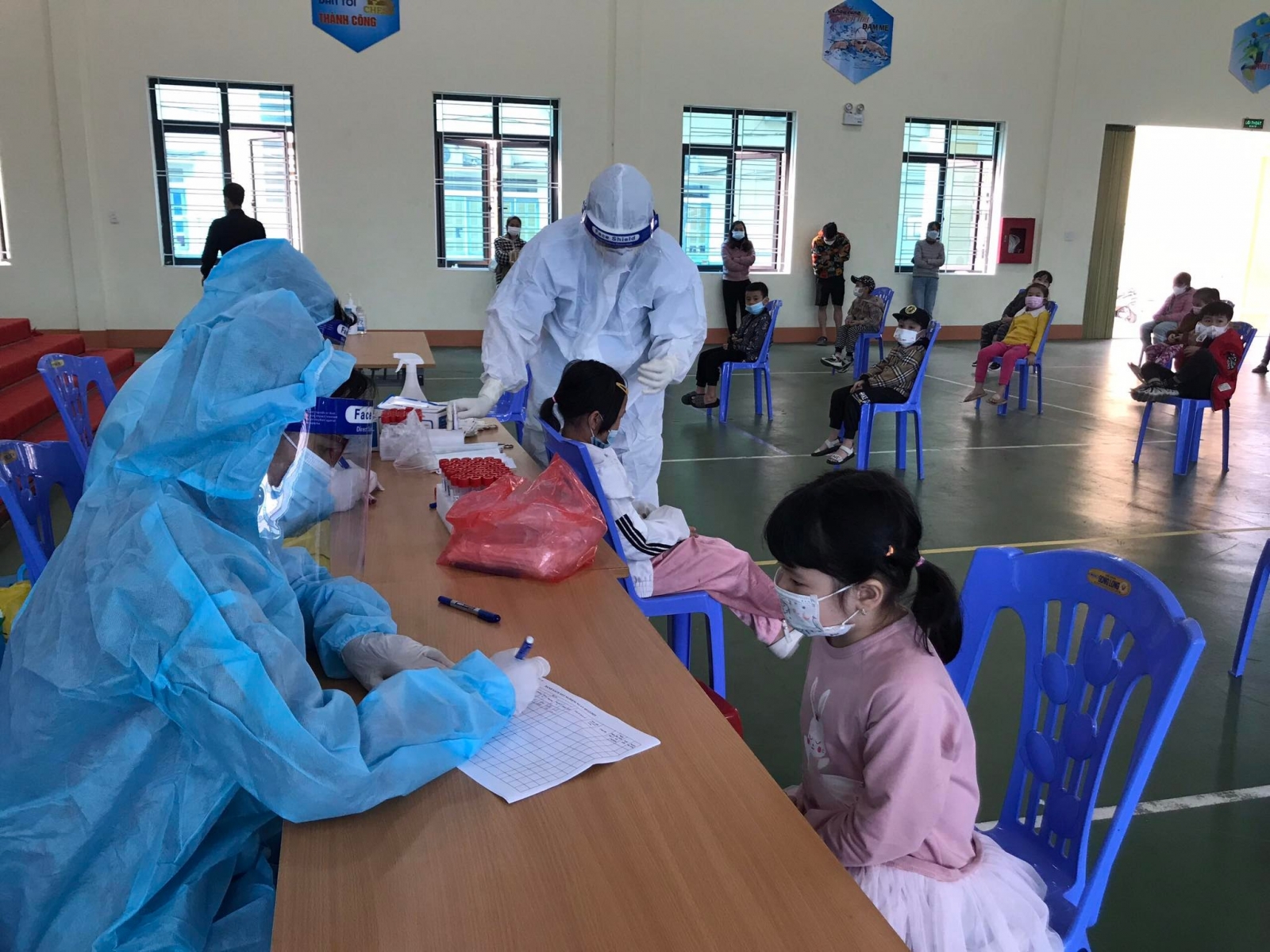 Tin trong nước - Tin tức thời sự mới nóng nhất 20/1: Hơn 100 giáo viên, học sinh ở Lào Cai nhiễm COVID-19