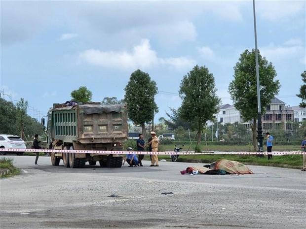 Tin trong nước - 2 vụ tai nạn giao thông ở Huế và Phú Yên: Đều có dấu hiệu va chạm trong điểm mù của lái xe tải 