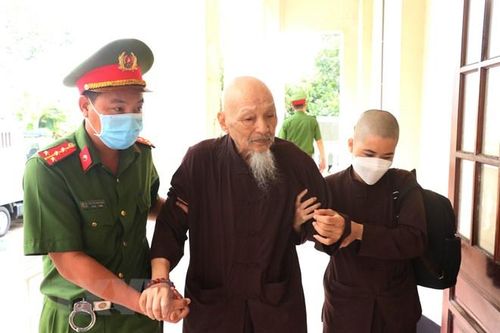 An ninh - Hình sự - Vụ 'Tịnh thất Bồng Lai': Tòa yêu cầu giám định tình trạng bệnh của ông Lê Tùng Vân