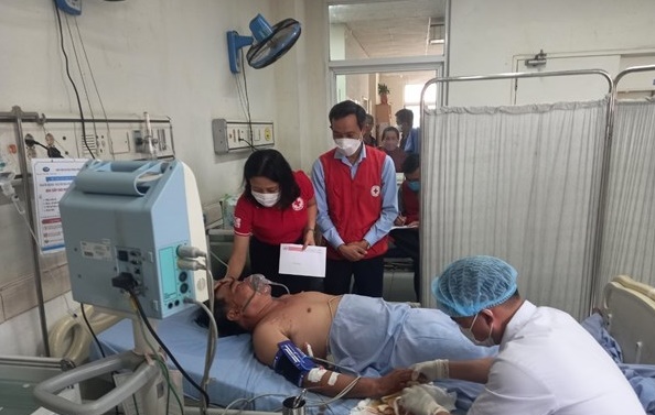 Tin trong nước - Tin thời sự mới nóng nhất 15/2: Tập trung cứu chữa những người bị thương trong vụ tai nạn ở Quảng Nam