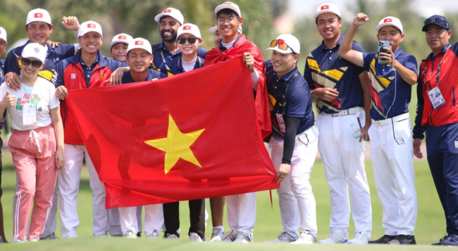 Thể thao 24h - SEA Games 32: VĐV 15 tuổi giành huy chương vàng lịch sử cho golf Việt Nam (Hình 2).