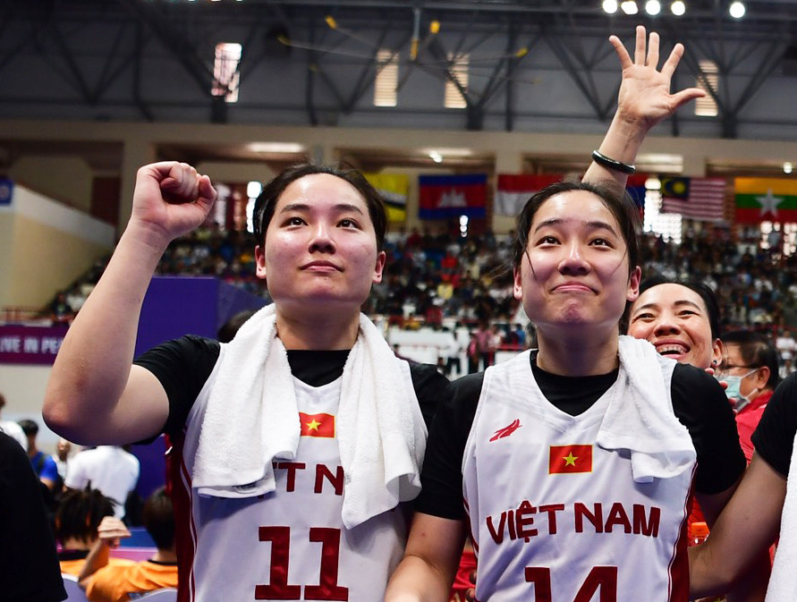 Thể thao 24h - Tiết lộ bất ngờ về cặp song sinh Việt kiều tại SEA Games 32 (Hình 2).