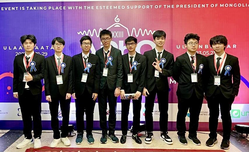 Giáo dục pháp luật - Tự hào 4 học sinh Việt Nam giành huy chương Olympic Vật lý châu Á