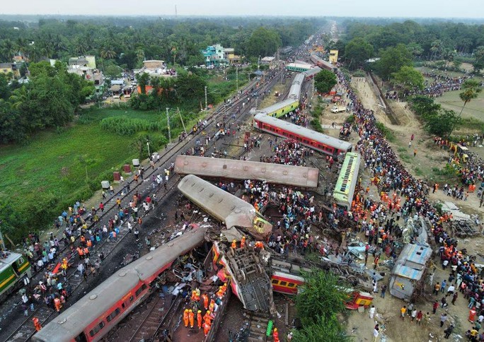 Tin thế giới - Thảm họa đường sắt làm 300 người chết ở Ấn Độ: Hé lộ nguyên nhân 