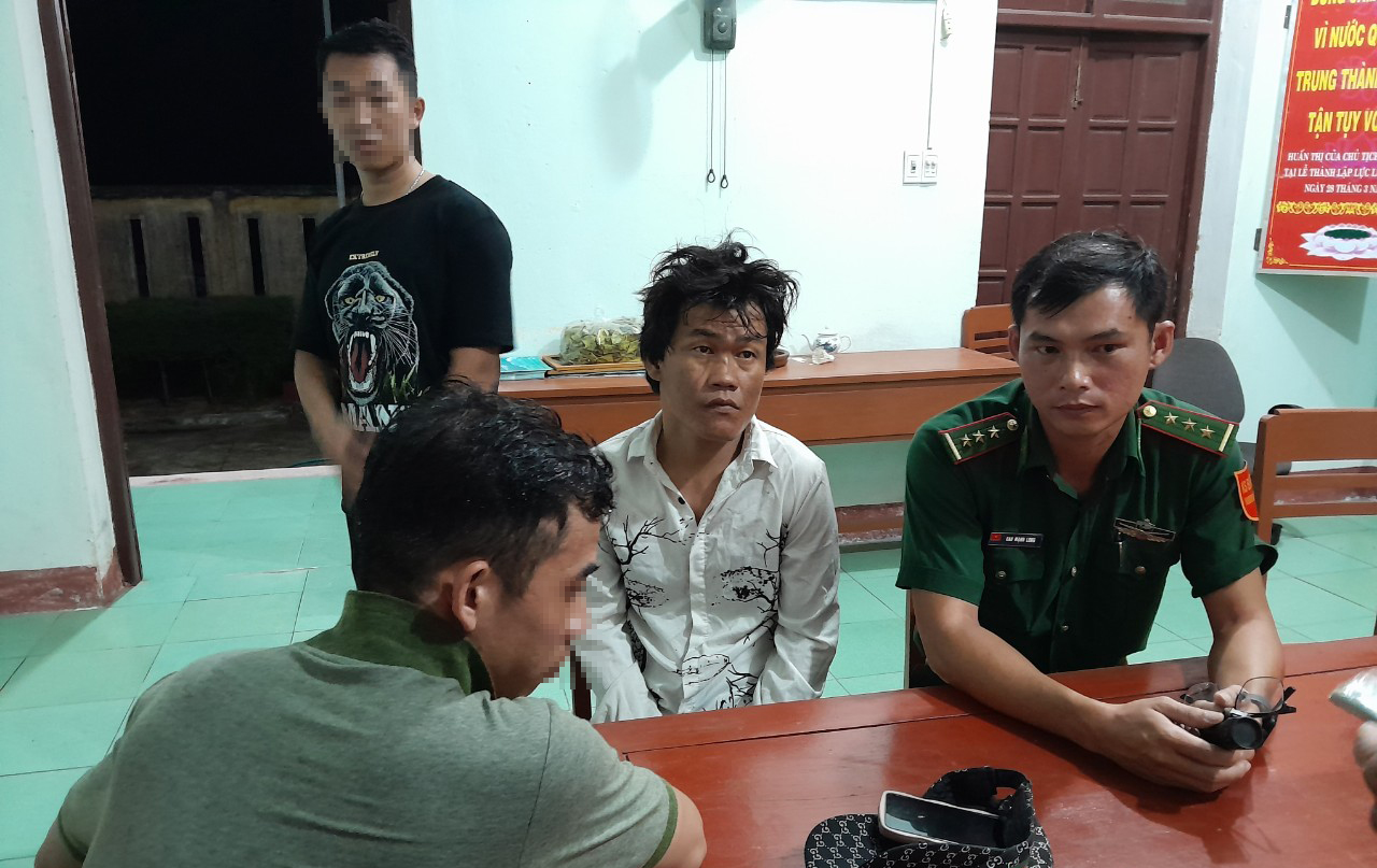 An ninh - Hình sự - Bị truy nã vì tàng trữ ma túy, đối tượng ra đảo Lý Sơn ẩn náu trên tàu cá