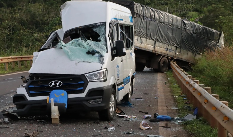 An ninh - Hình sự - Vụ tai nạn khiến 13 người thương vong ở Đắk Lắk: Khởi tố tài xế xe tải (Hình 3).