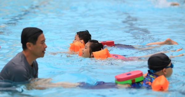 Giáo dục - Hướng nghiệp - Vĩnh Phúc: Học sinh không tự ý đi bơi lội khi không có người lớn đi cùng