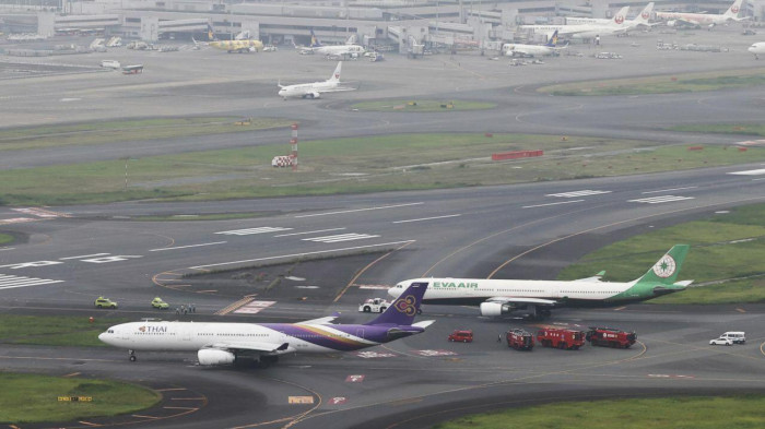 Tin thế giới - Nhật Bản: 2 máy bay va chạm mạnh trên đường băng