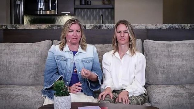 Cộng đồng mạng - Nữ Youtuber chuyên chia sẻ phương pháp dạy con bị cáo buộc 6 tội danh lạm dụng trẻ em nghiêm trọng