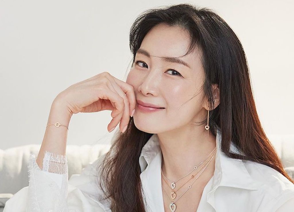 Chuyện làng sao - 'Nữ hoàng nước mắt' Choi Ji Woo lên tiếng khi dính nghi vấn bị chồng trẻ 'cắm sừng' 
