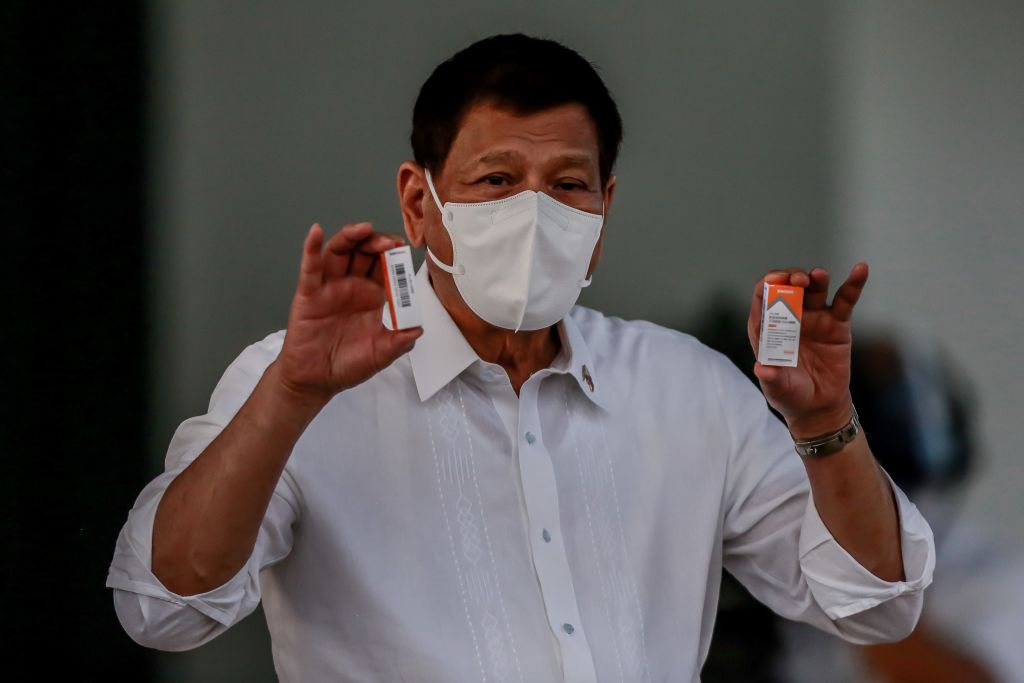 Tin thế giới - Tổng thống Philippines dọa bỏ tù những người từ chối tiêm vaccine ngừa COVID-19 