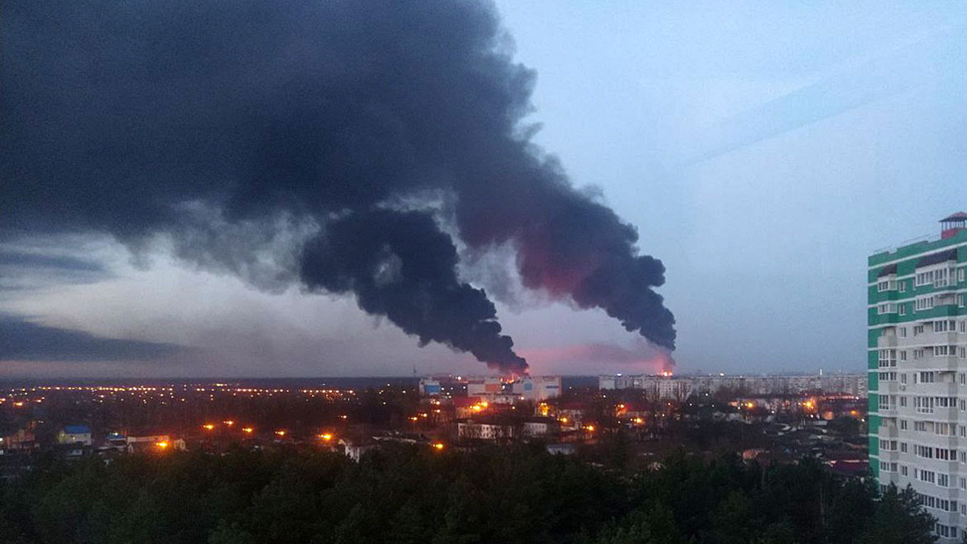 Cháy lớn tại kho dầu của Nga gần biên giới Ukraine