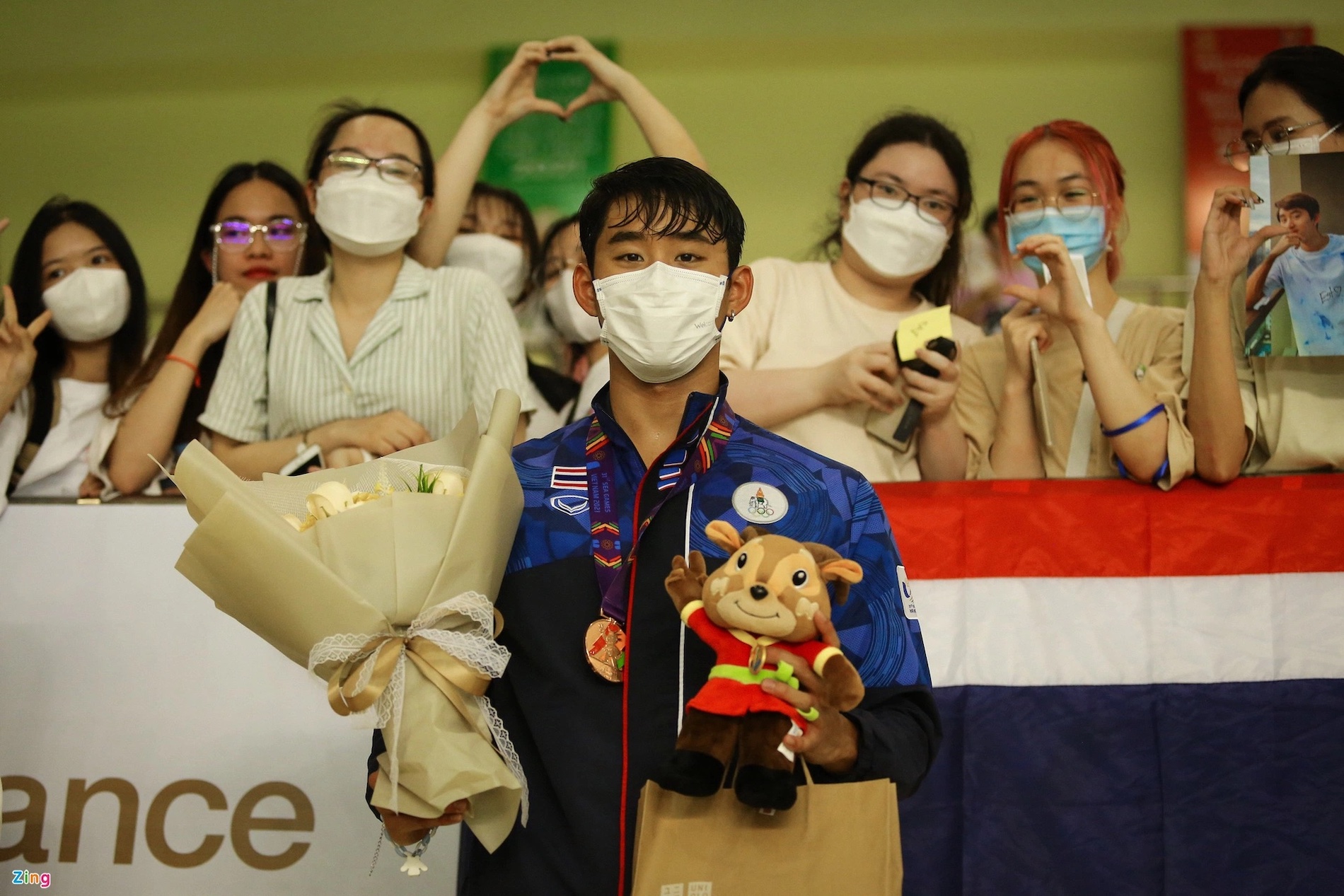 Tin tức giải trí - VĐV tuyển bơi Thái Lan gây sốt tại SEA Games với vẻ ngoài như 'hotboy'