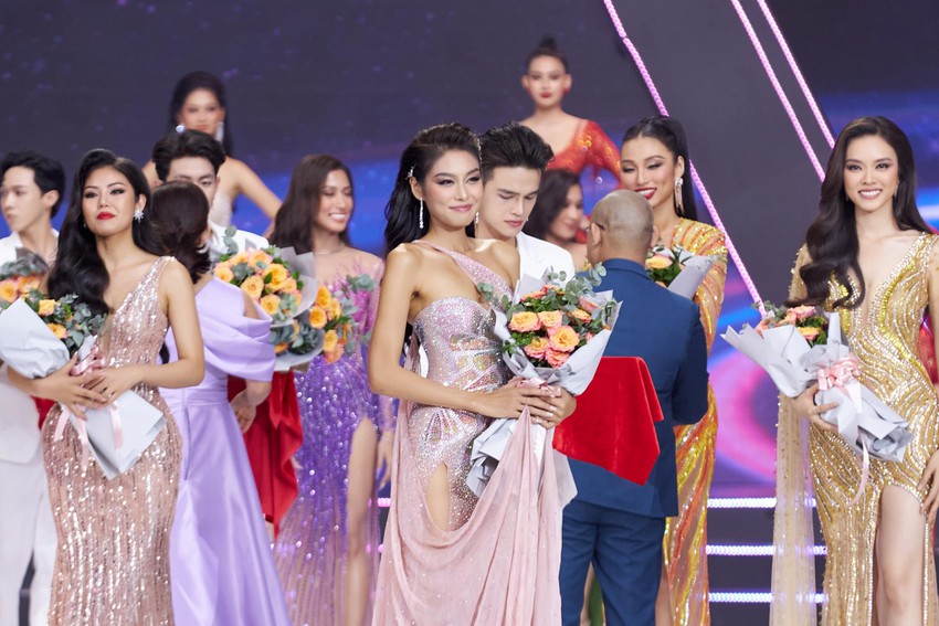 Tin tức giải trí - Lệ Nam, Thảo Nhi Lê tỏa sáng tại Bán kết Hoa hậu Hoàn vũ Việt Nam 2022 (Hình 2).