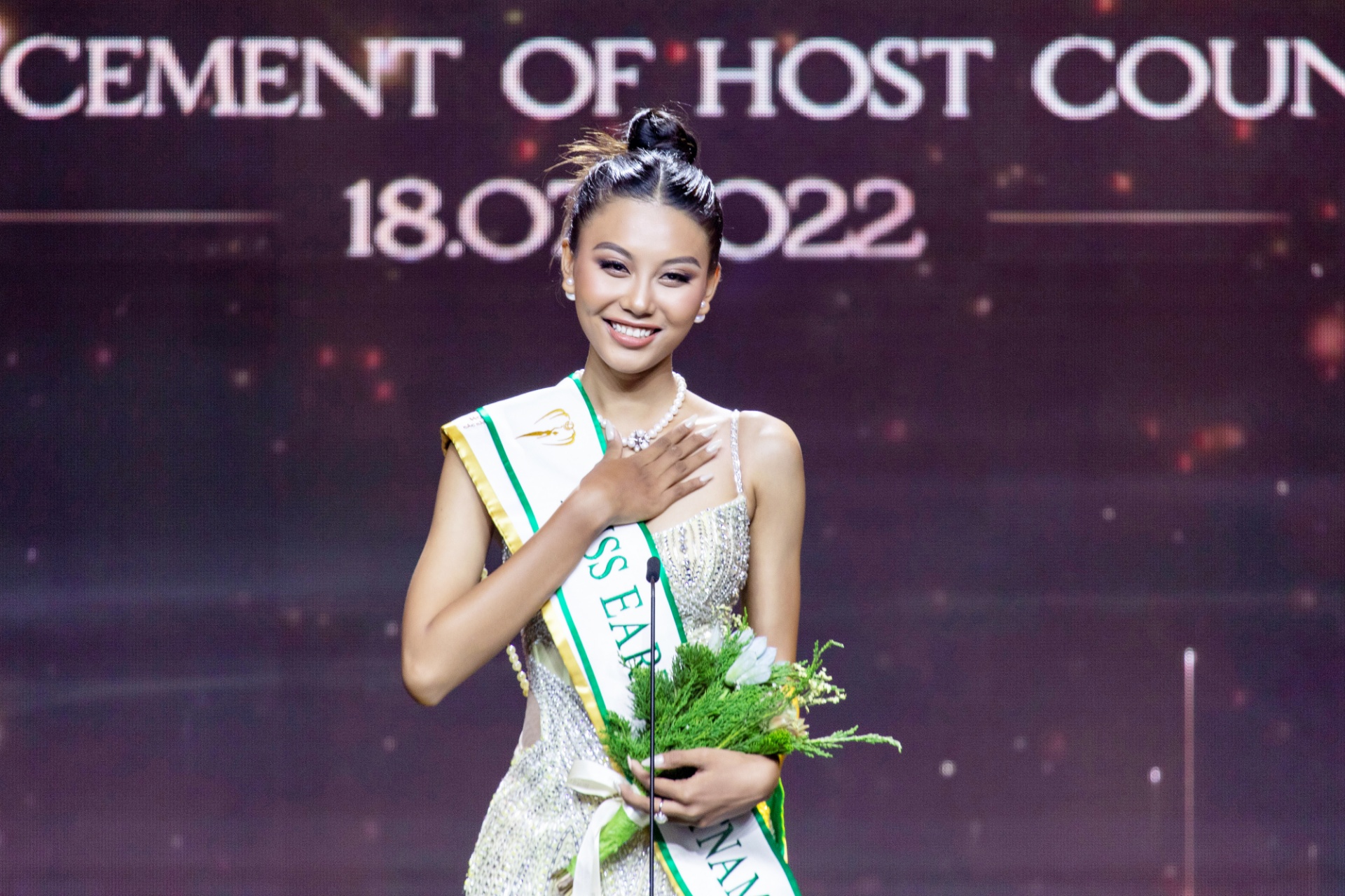Chuyện làng sao - Nông Thúy Hằng không được tham dự Miss Earth 2022, ban tổ chức nói gì? 