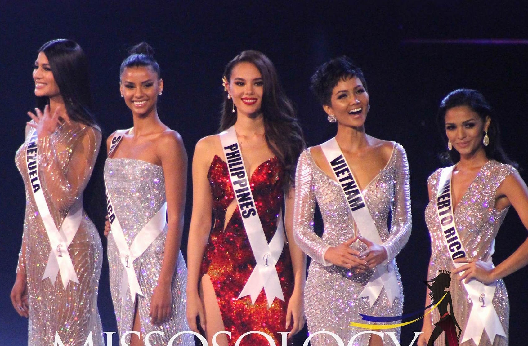 Chuyện làng sao - Chủ tịch Miss Universe gọi H'Hen Niê là 'Á hậu 3' 