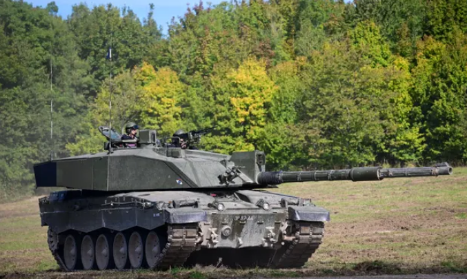 Tin thế giới - Anh xem xét chuyển xe tăng Challenger 2 cho Ukraine
