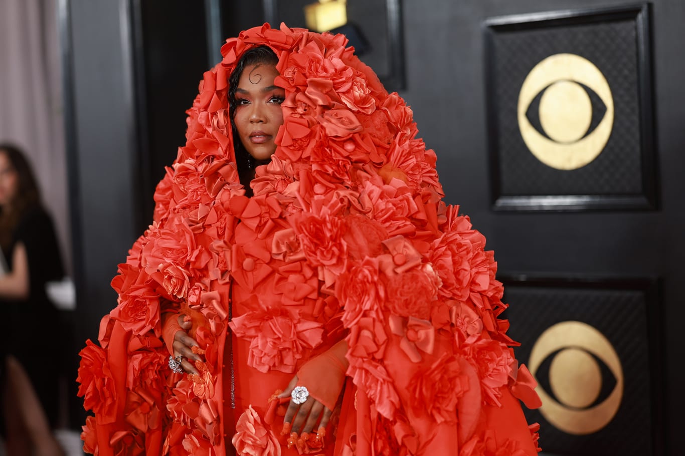Giải trí - Những trang phục thảm đỏ đẹp nhất tại lễ trao giải Grammy 2023 (Hình 10).