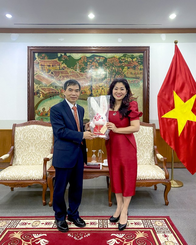 Việt Nam lần đầu thăm Trung Quốc 222