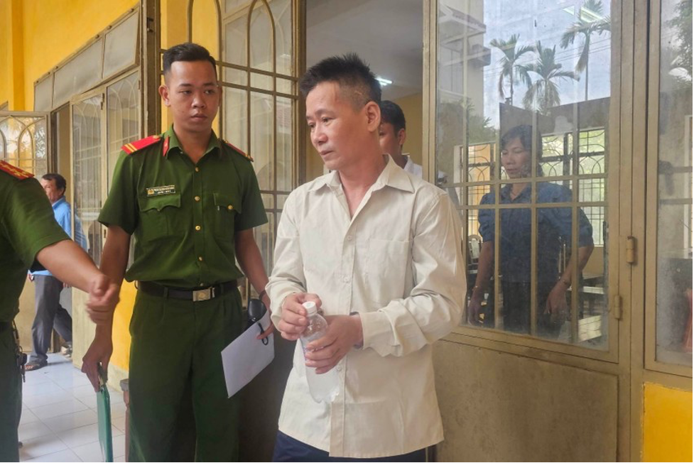 An ninh - Hình sự - Quảng Nam: Người chồng nhận án 7 năm tù vì đâm vợ suýt chết