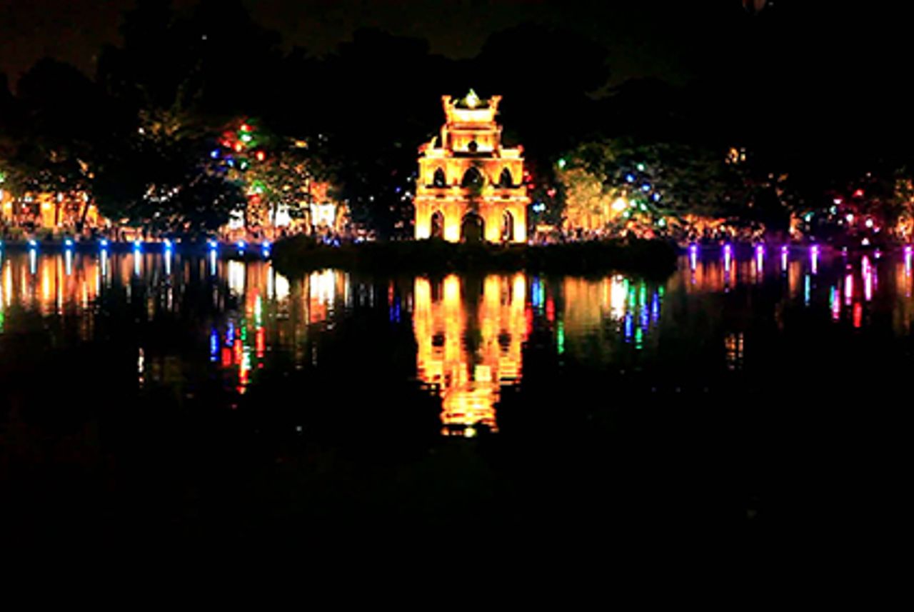 3 địa điểm chụp ảnh buổi tối ở Hà Nội bạn nên ghé qua