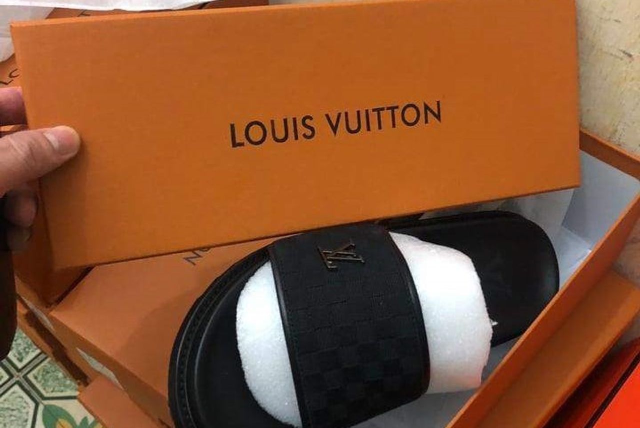 Giới Trẻ Trung Quốc Bất Chấp Để Có Túi Louis Vuitton Với Giá Rẻ