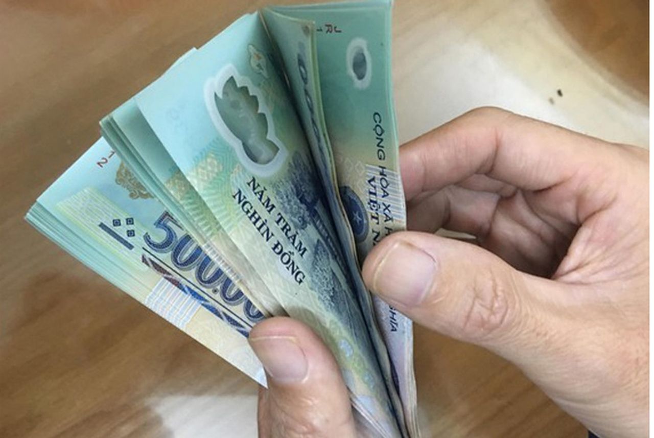 Tờ 500.000 đồng là tờ tiền cao nhất hiện nay tại Việt Nam, được in hình chân dung Bác Hồ trên mặt trước và con rồng đang bay trên mặt sau. Nếu bạn muốn ngắm lại thiết kế tinh xảo của tờ tiền này, hãy đến với bức ảnh liên quan đến keyword này.