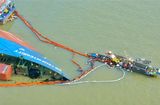 Tin trong nước - 3 thợ lặn mất tích khi vớt tàu chìm trên sông Lòng Tàu: Đã thấy thi thể 2 người