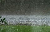 Tin trong nước - Tin tức dự báo thời tiết mới nhất hôm nay 5/4: Cảnh báo lốc, sét, mưa đá, gió giật mạnh ở khu vực vùng núi Bắc Bộ