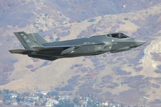 Thuỵ Sĩ trưng cầu dân ý về việc mua máy bay F-35 của Mỹ 
