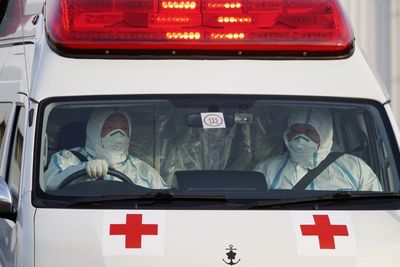 Nhật Bản: Tham gia chống dịch Covid-19, y bác sĩ Nhật Bản bị kỳ thị - Ảnh 1.