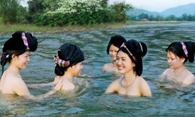 Độc đáo lễ hội cầu xinh đẹp và suối nước lạ của người Thái