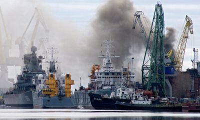 Tàu ngầm nguyên tử tấn công của Nga bất ngờ bốc cháy