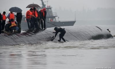 Chìm tàu ở Trung Quốc: Mới cứu được 20 người, ám ảnh những tiếng kêu cứu
