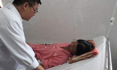 Thai phụ 14 tuần bị rắn lục đuôi đỏ cắn chảy máu không đông