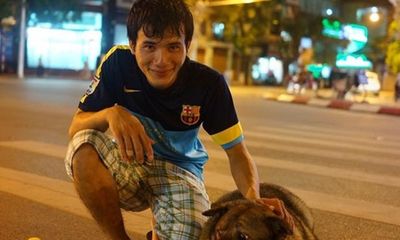 Chú chó béo nhất Hà Nội hàng ngày đi bộ để... giảm cân
