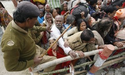 Giẫm đạp tại đền thờ Ấn Độ, hơn 60 người thương vong