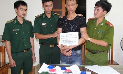 Bắt nam thanh niên vận chuyển gần 600 viên ma túy tổng hợp từ Lào về Việt Nam