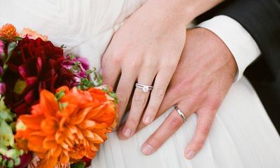 Cách lựa chọn nhẫn cưới theo dáng tay cô dâu