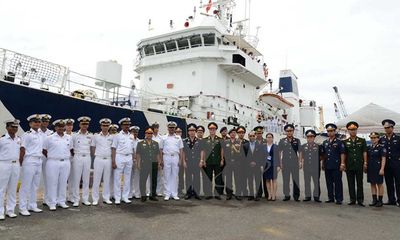 Tàu lực lượng Bảo vệ bờ biển Ấn Độ thăm Thành phố Hồ Chí Minh