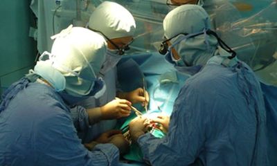Kỳ 4: Ca phẫu thuật cứu sống bé 28 ngày tuổi và bệnh nhân Lào suýt vỡ động mạch