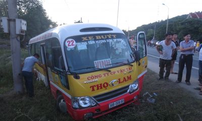 Tấn công tài xế, người đàn ông cướp xe bus gây tai nạn