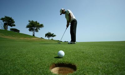 Phó thị trưởng Trung Quốc bị sa thải vì chơi golf trong giờ làm 
