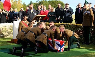 Người lính Anh được chôn cất sau 100 năm tử trận
