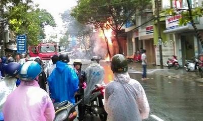 Nhà 3 tầng cháy dữ dội tại Đà Nẵng
