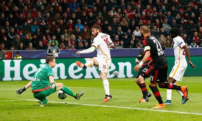 Leverkusen 4-4 AS Roma: Trận hòa siêu kịch tính