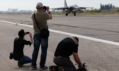 Nhà báo nước ngoài thị sát căn cứ không quân Nga ở Syria